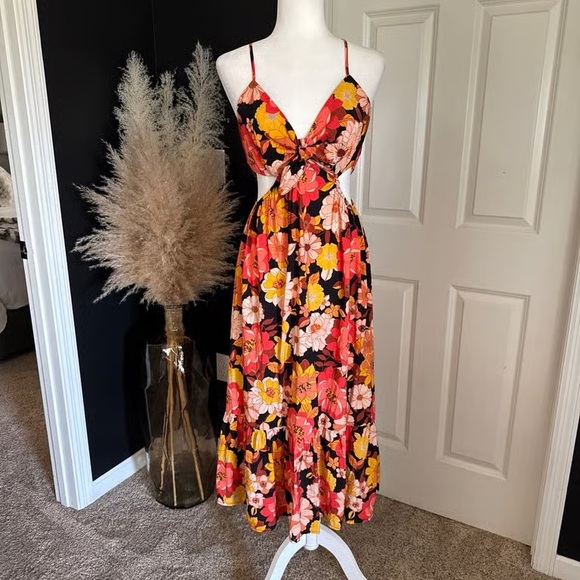 Vibrant Floral Maxi Dress with Spaghetti Straps - Picture 1 of 3